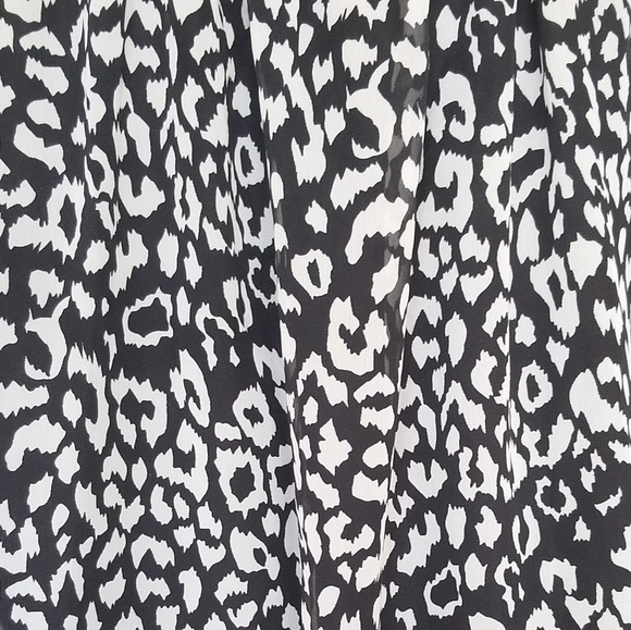 Black and white skirt - Picture 4 of 5